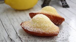 Madeleine Au Citron Cyril Lignac Ma Patisserie Recette En 2020 Madeleine Citron Alimentation Repas Patates Douces
