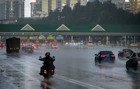 At the toll rate of rm2.20, this means that the daily traffic for the seri kembangan interchange was 20,422 vehicles in 2016 and 24,734 vehicles in 2017. Hike In Toll Rate For 3 Highways Postponed Malaysianow