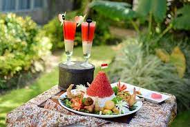 Sedangkan untuk olahan soup terdapat pilihan soto betawi, rawon surabaya dan timlo solo. Rayakan Kemerdekaan Ri Hotel Ini Sediakan Tumpeng Merah Putih Balipost Com