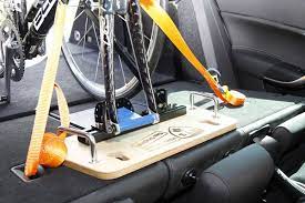 fahrrad im auto transportieren hts system fahrradtrager auto innenraum fahrradtrager auto innenraum fahrrad