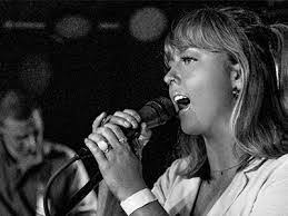 Lily Lindsay's Instagram, Twitter & Facebook