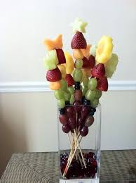 Decorer Avec Des Fruits Si Frais Et Colore Archzine Fr Compositions Comestibles Fruits Decoration Composition De Fruits