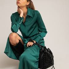 La robe verte, une pièce intemporelle. Soldes Robe Chemise Longue Verte En Stock