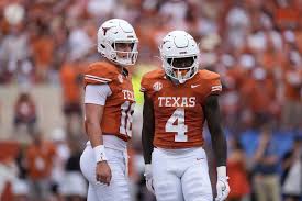 Texas RB CJ Baxter exits vs. UTEP with injury