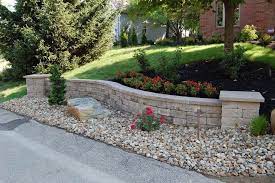 Retaining Wall System Techo Cape Cod Ma Landscaping Retaining Walls Front Yard Landscaping Design Front Yard Landscaping