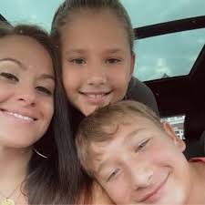 best mom ever · 80M threads