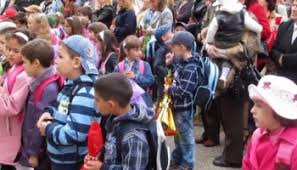 Vacanţa de iarnă va avea trei săptămâni în loc de două. Vezi Structura Anului Scolar 2015 2016 Avantul Liber