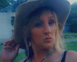 Dawn Riggs's Instagram, Twitter & Facebook