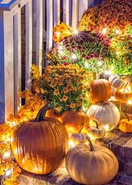 Pin By Erika Toth On Hatterek In 2020 Fall Decorations Porch Fall Outdoor Decor Fall Halloween Decor