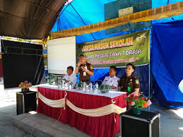 Buku kesuksesan buku leadership kepemimpinan self improvement & development. Jaksa Masuk Sekolah Di Smp Negeri 2 Rantepao Kejaksaan Negeri Tana Toraja