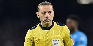 Fenerbahçe'nin gaziantep fk ile oynadığı karşılaşmada fifa kokartlı hakem cüneyt çakır'ın yeni saç stili de dikkat çekti. Ispanyollar Cuneyt Cakir I Boyle Tiye Aldi