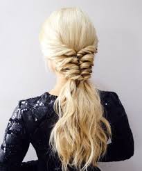 If you find your curls are crunchy or crispy, then you're missing the crucial styling step to scrunch out the crunch. Heatless Hair Scrunching Howtowear Fashion