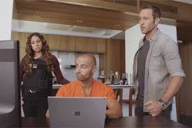 Not enough ratings to calculate a score. Hawaii Five 0 Review Five 0 Races To Save Kamekona