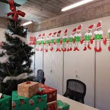 Or, you can start with the décor and hit 'summary' and the software will produce a floor plan with all your furniture and appliances in the right places. 100 Best Christmas Office Decorations Ideas You Ll Ever See Ethinify