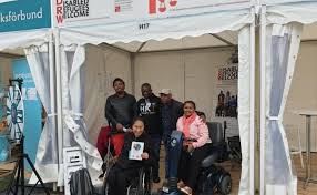 ▸ artisten dree low, polisen och politiker skulle debattera om populärkulturen i förorten under järvaveckan. Sisay Game Beyene Conveys His Experience At Jarvaveckan Disabled Refugees Welcome