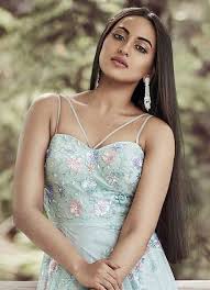 Pin By روابى المطيرى On سوناكشي Beautiful Bollywood Actress Most Beautiful Indian Actress Beautiful Indian Actress