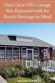 The Sweet Escape This Circa 1911 Cottage On Fire Island Was Restored With Its Rustic Heritage In Mind Fine Paints Of Europe Fire Island House Tours