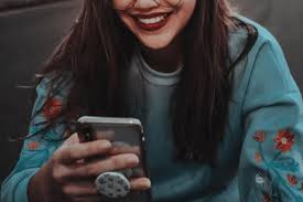 Cara bikin baper gebetan lewat chat nggak sulit, kok. 30 Kata Kata Kode Keras Untuk Pacar Dan Gebetan Agar Peka