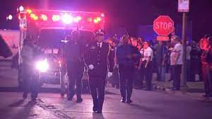 1 day ago · a chicago police officer is dead and another is fighting for his life following a shooting during a traffic stop by alta spells and claudia dominguez, cnn updated 6:50 am et, mon august 9, 2021 Onkes8jc2ky Mm