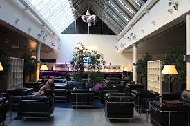 After booking, all of the property's details, including telephone and address, are provided in your booking confirmation and your account. De Intermezzo Bar Is De Hele Dag Open Aufnahme Von Holiday Inn Berlin City West Tripadvisor