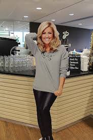 Wer hat alles die app pic.twitter.com/71gedcqdvg. Tchibo Presse Ar Twitter Helene Fischer Wir Verlosen 6 Helene Fischer Pappaufsteller Einen Mit Unterschrift Http T Co Vkyfkv8go7 Http T Co M1mg7nw54p