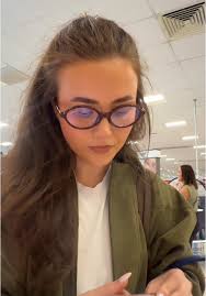 Erin McAuley (@erinmcauley01)