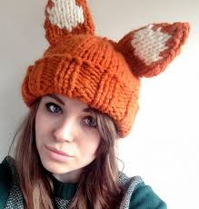 The knitted fox hood scarf is an inventive knit acrylic hood with an extended length that forms a cozy scarf to bundle up with when the winds of the wilderness turn chilly. Fox Knitting Patterns In The Loop Knitting