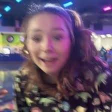 Danielle Clay (danielleclayyy)