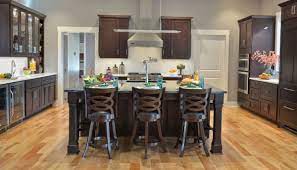 With seven design centers located throughout michigan and ohio, our team of professional designers and certified installers are ready to help you complete any kitchen and bath remodeling project in your home. Kitchen Cabinets In Macomb County Mi Mgw Kitchens