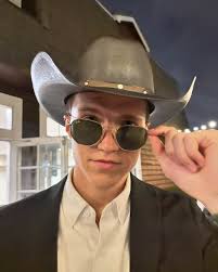 Noah Osborne (@noahmarcusosborne) • Instagram photos and videos