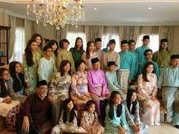 By tun dr mahathir mohamad. Tuah Blogger E Folio Tokoh