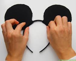 Now fold down the flap and use some paper clips or other type of temporary clamps to hold the pipe cleaner in place until the glue dries. How To Make Mickey Mouse Ears 12 Steps With Pictures Wikihow
