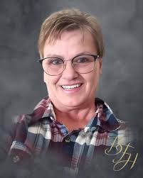 Kay Roe's Instagram, Twitter & Facebook