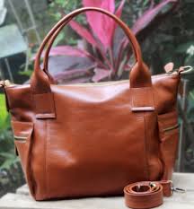 Pembayaran mudah, pengiriman cepat & bisa cicil 0%. Jual Tas Kulit Wanita Asli Model Dan Harga Terbaik