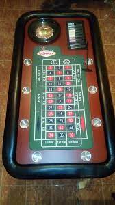La ruleta rusa es muy diferente al juego de ruleta en línea convencional, esta es más bien una práctica macabra. Mesa De Ruleta Profesional De Lujo Vegasdistribuciones Facebook