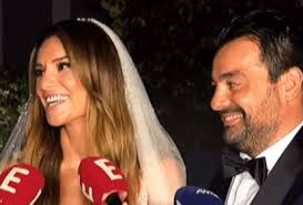 Η κιτς θεσσαλονικία που κατέκτησε την ελληνική τηλεόραση! Elenh Tsolakh Paylos Petroylakhs Olo To Reportaz Apo To Gamo Toys Kai Oi Prwtes Dhlwseis Video Greek Web Tv Live