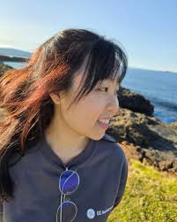 胡文瑜• 囤暖小铺- #胡扯0067 《启示》  最近一直在振奋和消沉间来回游走。有时内心充满干劲和憧憬,有时又陷入众人皆醉唯我独醒的精神状态里。其实我知道,那个醉的人可能是我。  一直有个问号在我头顶,出现的频率是越来越多了。一空闲下来,就会问自己:人为什么活着? (好像是 ...