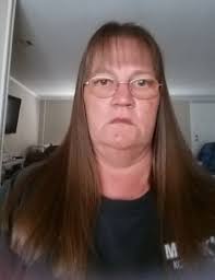 Cheryl Fidler's Instagram, Twitter & Facebook