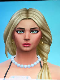 The Blonde is the mom I just want to know what y'all's guesses are