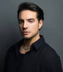 Vadhir Derbez