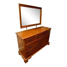 The layered headboard design of vig modrest ethan italian modern grey platform bed is made to provide the maximum style to your bedroom interior. 1960s Ethan Allen Maple Bedroom Dresser And Mirror A Pair Chairish