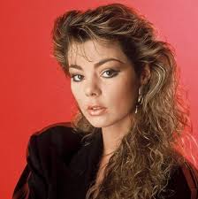 Ți-o mai amintești pe Sandra, cea mai sexy solistă a anilor 80? La 57 de  ani, e de nerecunoscut!