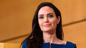 Angelina jolie, при рождении войт (англ. Angelina Jolie Reveals Bell S Palsy Diagnosis Breaks Silence On Pitt