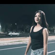Cinta saya bukan kaleng kaleng yang takkan mudah oleng tak mudah digandeng. Hackologica Bukan Kaleng Kaleng Nisa Fauzia Dj Hackologica Hindi Twerk Remix Spinnin Records