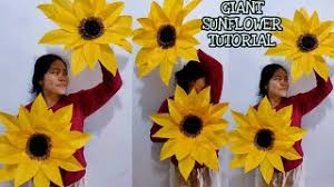 Dalam setiap tanamannya hanya terdapat satu bunga yang berdiameter kurang lebih 30 cm. Diy Bunga Matahari Raksasa Dari Plastik Kresek How To Make Giant Sunflower From Plastic Bag Youtube