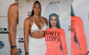 Women's basketball star liz cambage has drawn an apology from the coach of a rival team after he referred to the aussie giant's weight during a wnba clash. Basketball Liz Cambage Bricht Tabus Auch Mit Playboy Fotos