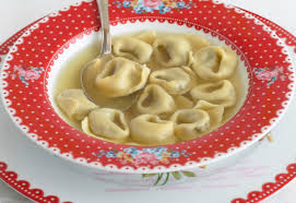 Tortellini in brodo, come vuole la confraternita del tortellino. Tortellini Vegetariani Ai Funghi Senza Glutine E Senza Lattosio