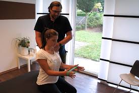 Heute ist die physiotherapie ein wichtiger bestandteil der modernen medizin und viele behandlungserfolge in praxis, krankenhaus und. Physiotherapie In Den Therapiezentren Deggendorf Und In Plattling