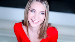 Amateur Allure Introduces Becky Summer