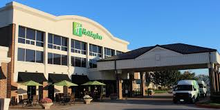 A small part of the city extends into warren county. Des Moines Hotels Near Adventureland Holiday Inn Des Moines Airport Conf Center